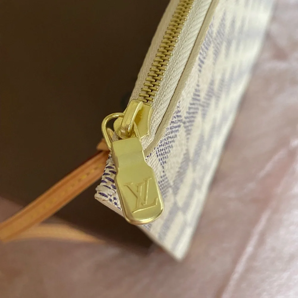 🆕 LOUIS VUITTON 🆕 AUTHENTIC ~ DAMIER AZUR ~ NEVERFULL POUCH ~ WRISTLET ~ LARGE - Picture 7 of 16